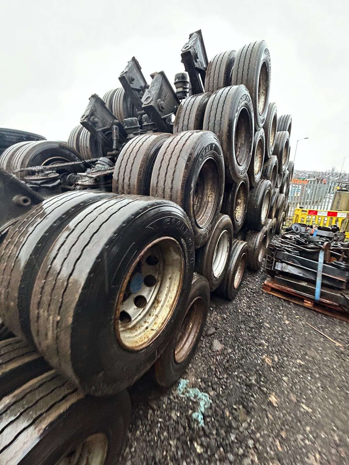 Bpw Drum Complete Axles 19.5 With tyres one