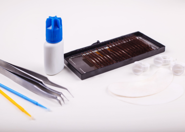 CONS OF EYELASH EXTENSIONS - sishops.com blog eyelash extensions