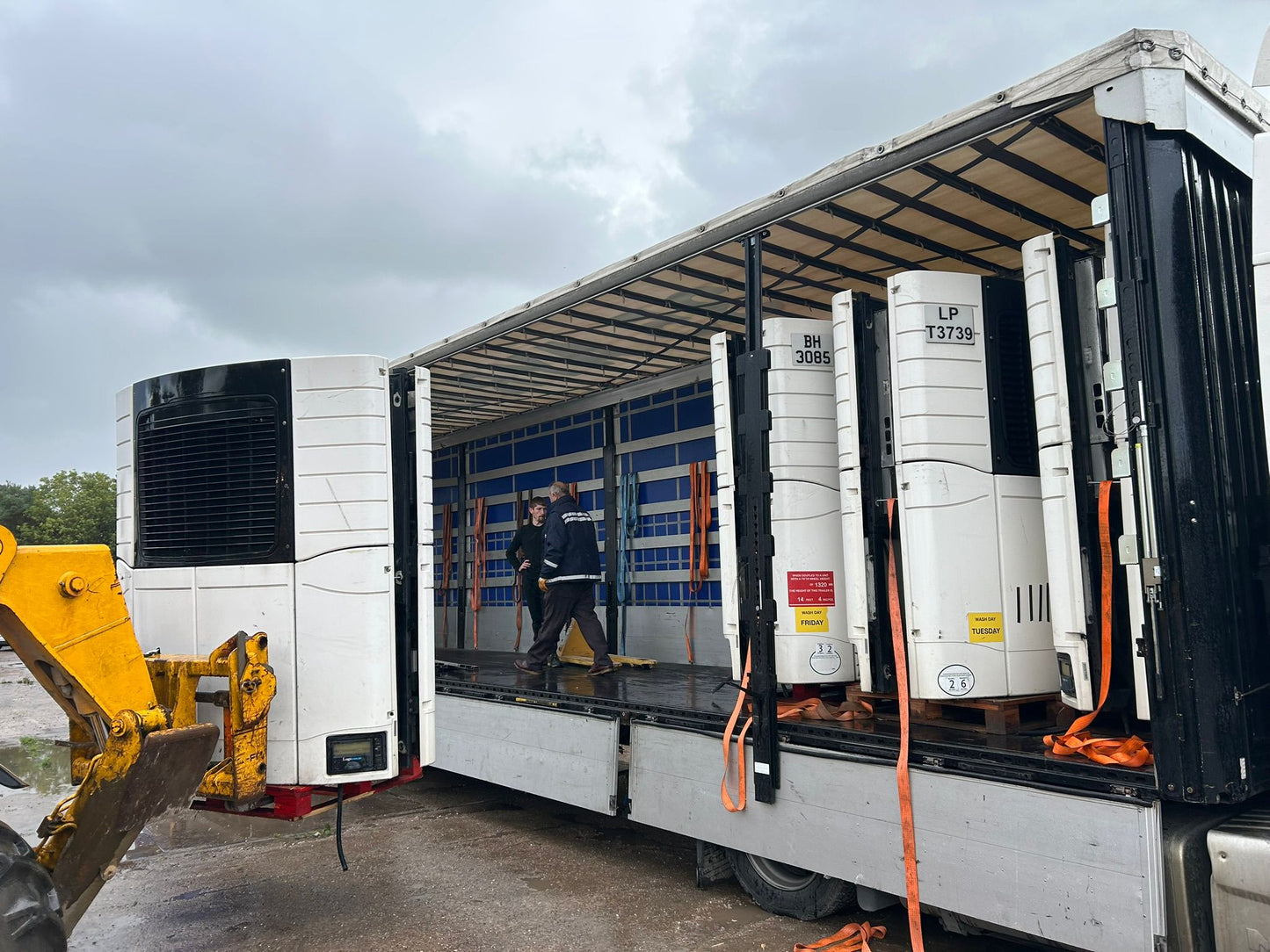 Carrier Vector 1550 Fridge Units