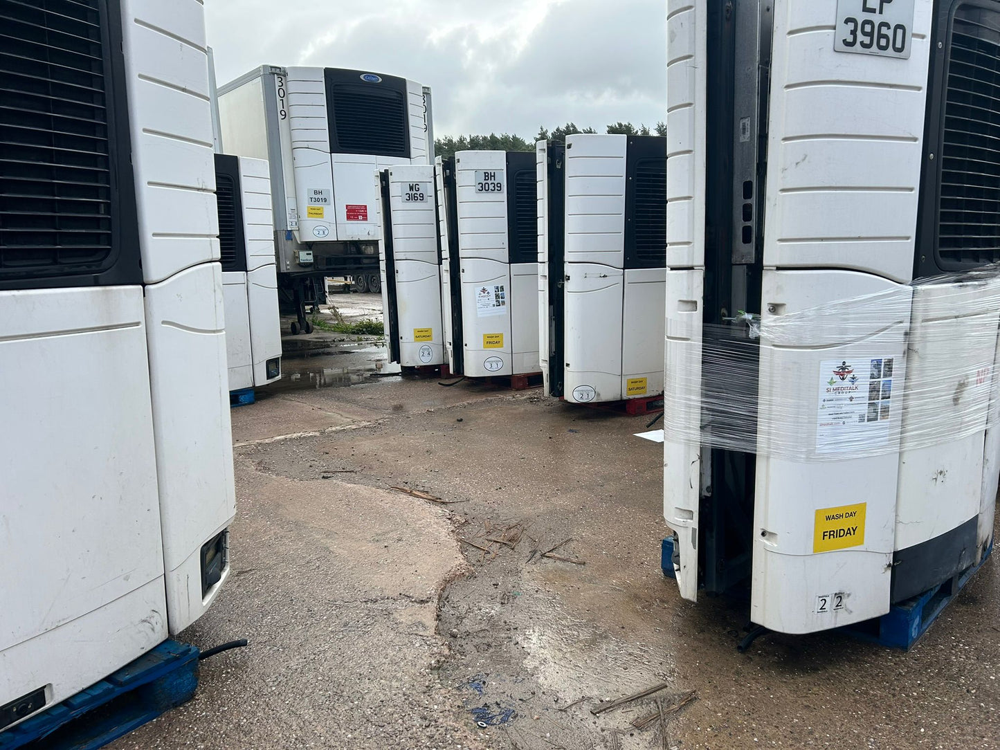 Carrier Vector 1550 Fridge Units