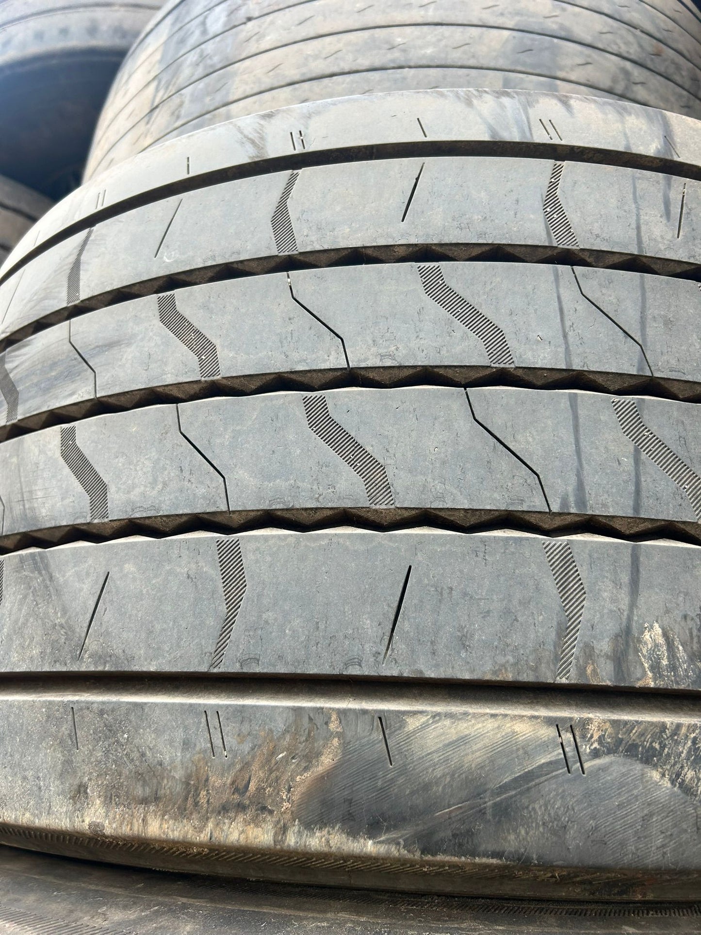 HGV Tyre 445 45 R19.5 Tyres With Rims Trailer Tyres Semi - Trailer tyres