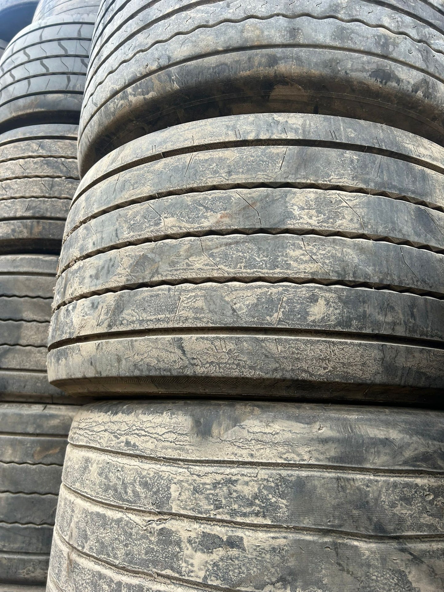 HGV Tyre 445 45 R19.5 Tyres With Rims Trailer Tyres Semi - Trailer tyres