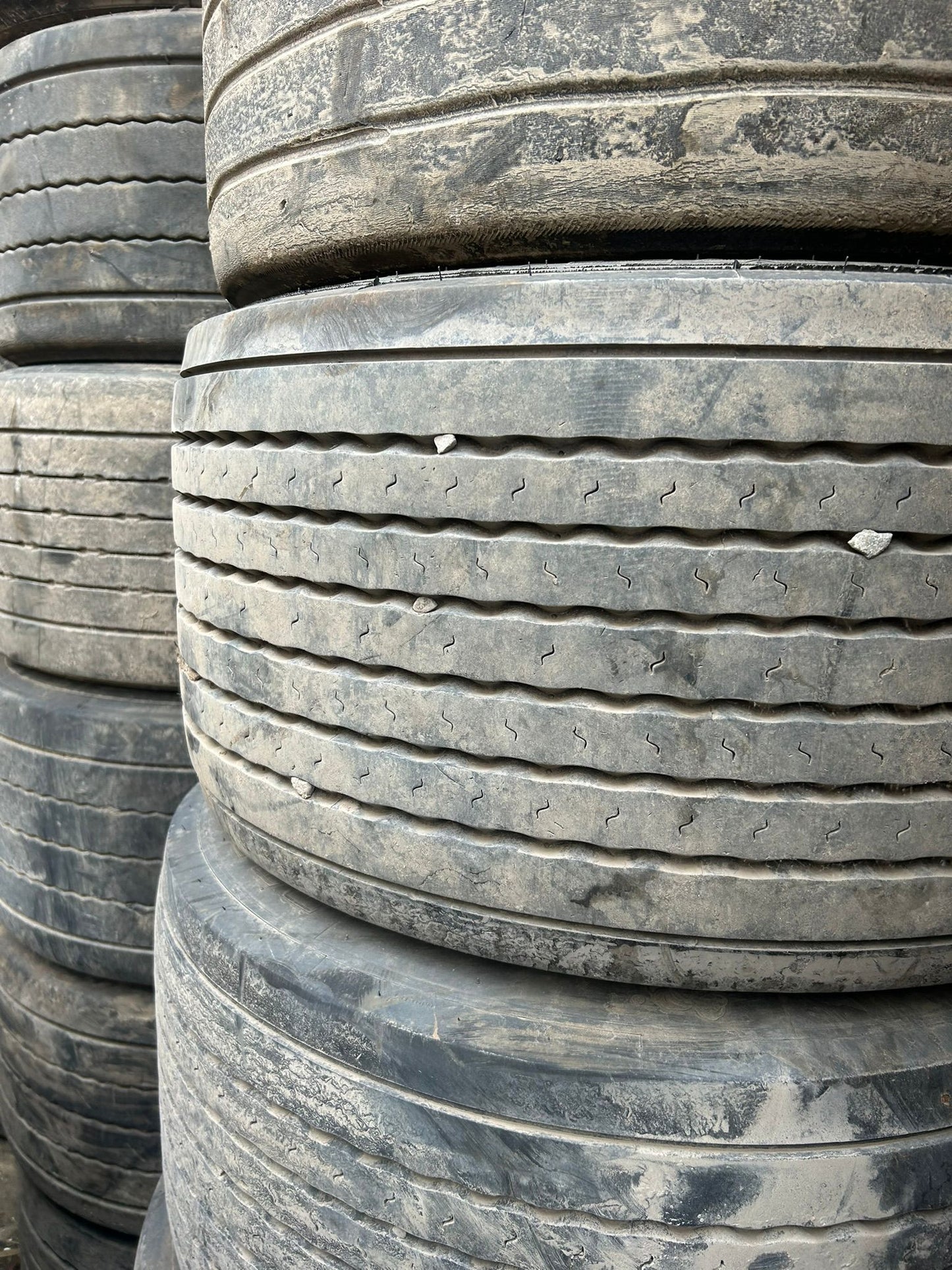 HGV Tyre 445 45 R19.5 Tyres With Rims Trailer Tyres Semi - Trailer tyres