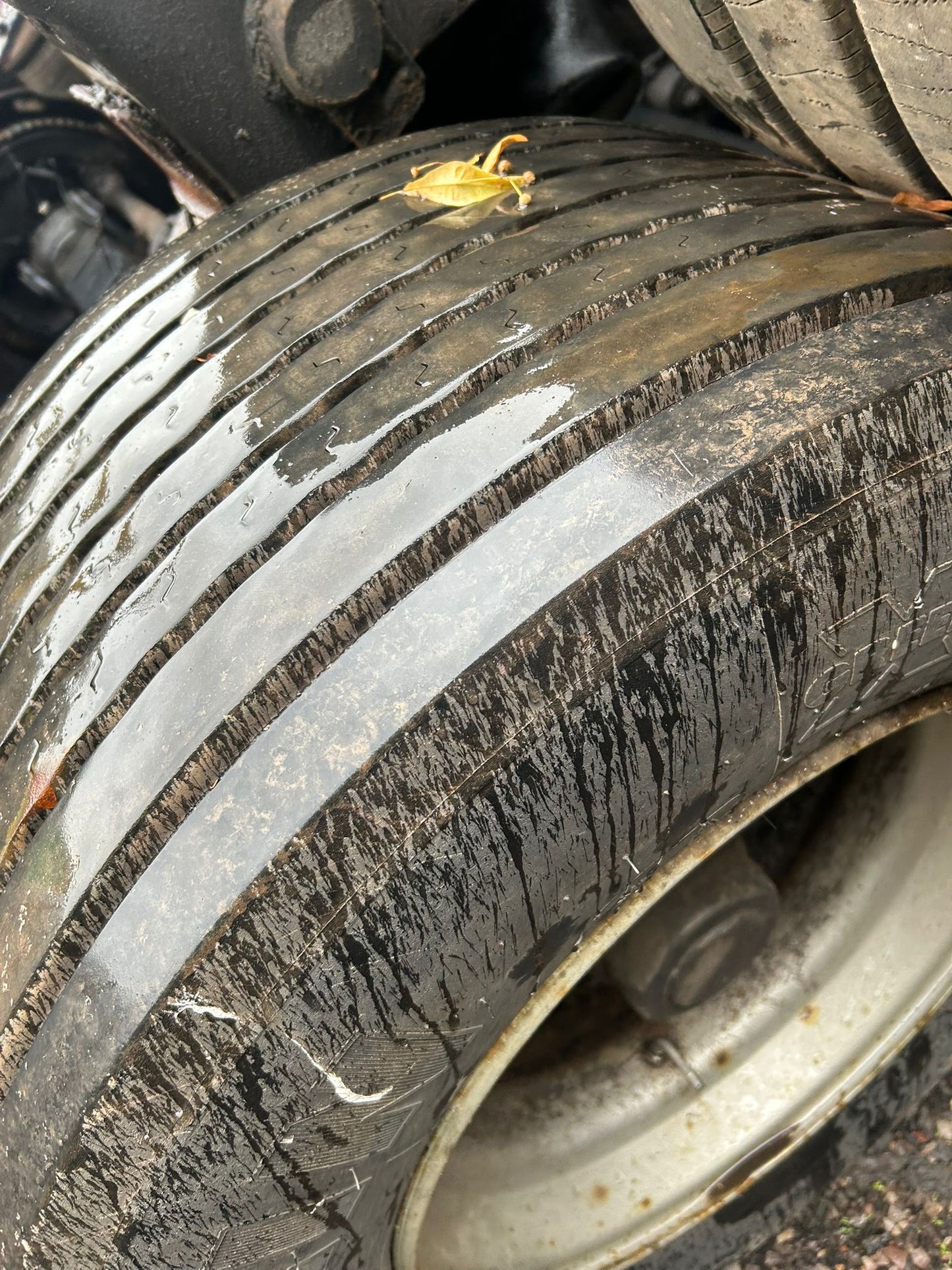 Bpw Drum 445/45/R19.5 Complete Axles With Tyres ON