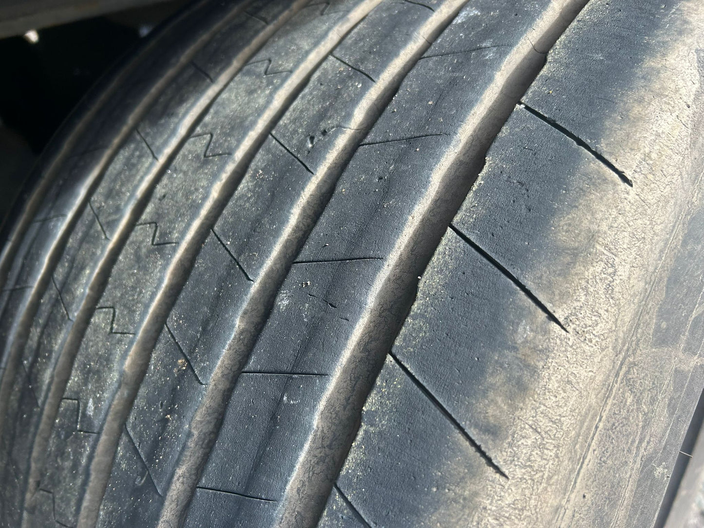 Krone Euroliner MEGA Curtainsider Trailer 2012 Saf Disc Axles Can Cut In Flat